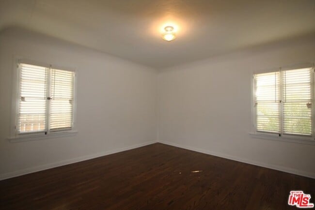 Building Photo - 1114 S Clark Dr