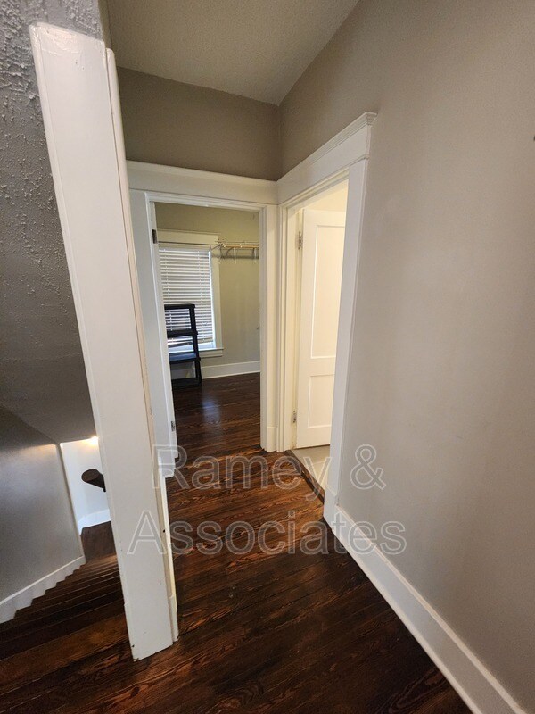 Building Photo - 2029 Baringer Ave