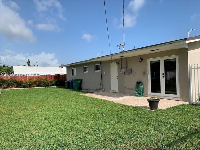 Building Photo - 10302 NW 35th Ct