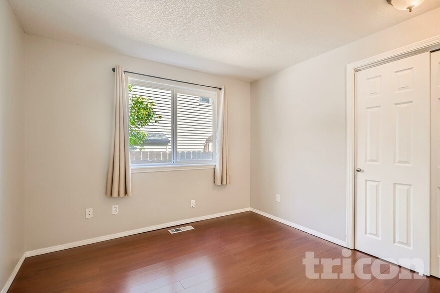 Building Photo - 16312 NE 12th St