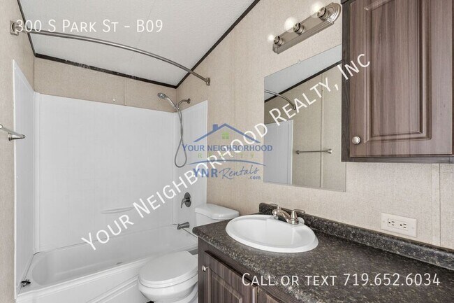 Building Photo - 300 S Park St