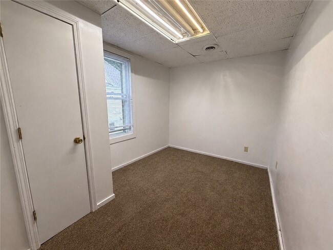 Building Photo - 138 Wall St