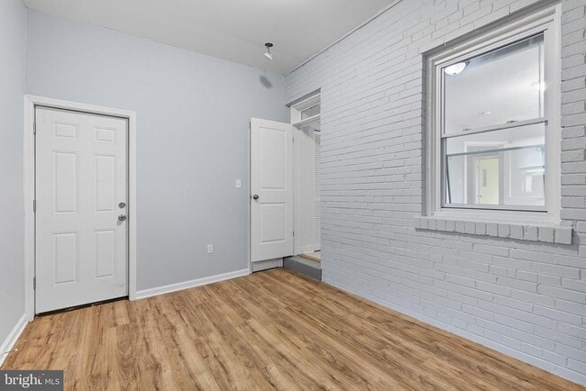 Building Photo - 3919 R St SE