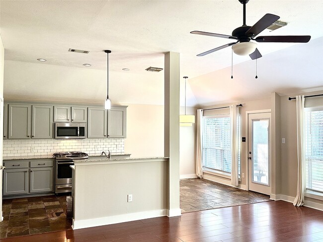 Building Photo - 3126 Ivy Bend Dr