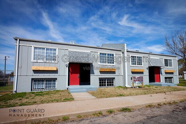 Building Photo - 2110 E 16th St N