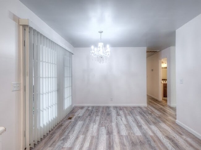 Building Photo - Spacious 3 Bedroom, 2 Bath Duplex with Garage, Washer & Dryer Included – Move-In Ready!
