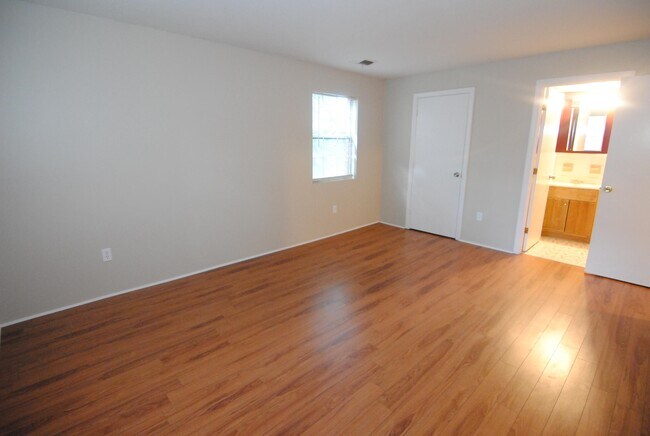 Building Photo - 3 Louisburg Square
