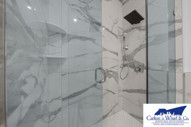 Building Photo - 218 Old Colony Ave