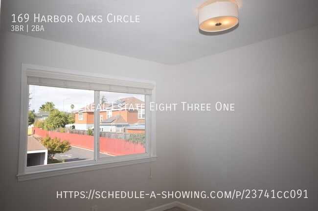 Building Photo - 169 Harbor Oaks Cir