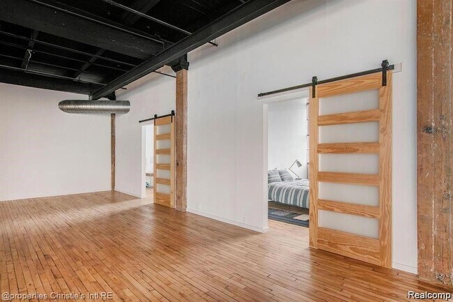 Building Photo - 1535 Sixth St