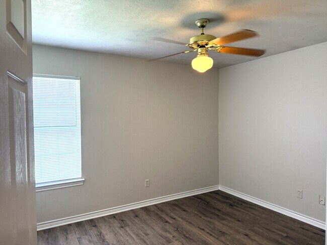 Building Photo - 2308 Antelope Ln