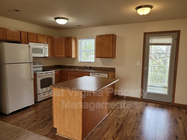 Building Photo - Woodland Acres