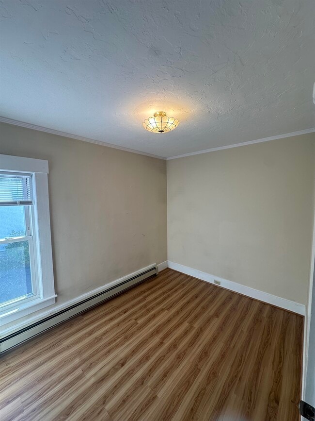 Building Photo - 17 Hanover St