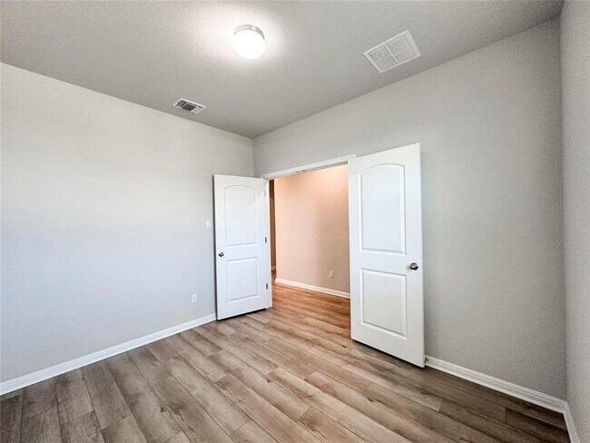 Building Photo - 409 Palo Brea Lp