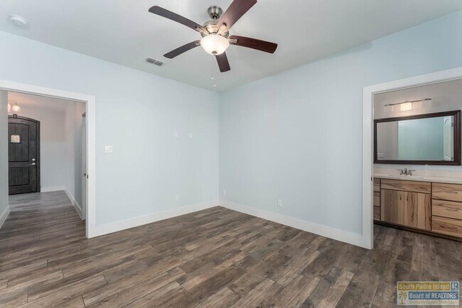 Building Photo - 133 Oleander Dr