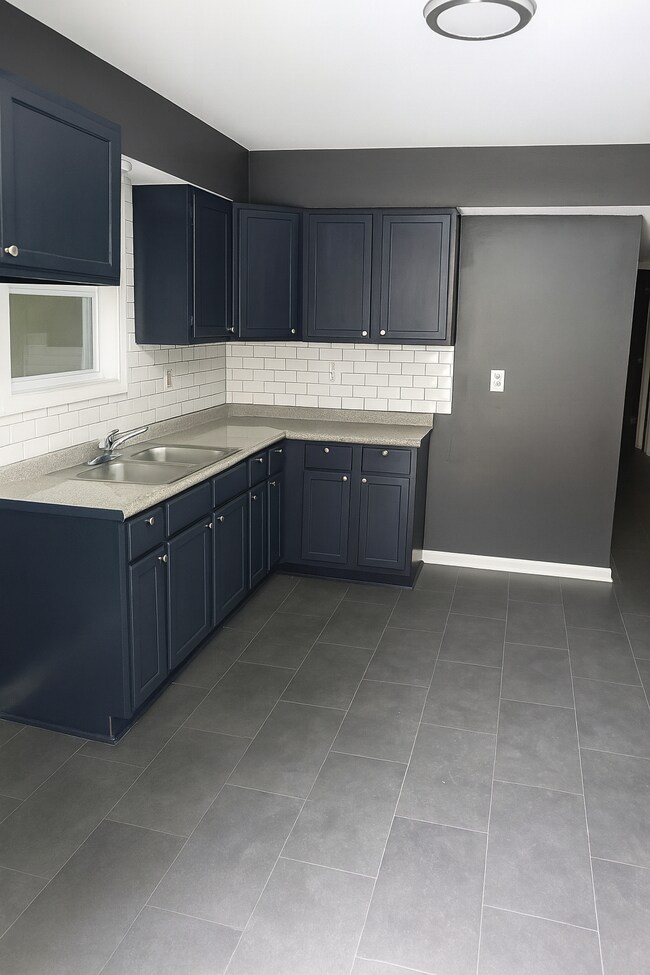 Building Photo - 5366 Clinchport Cir