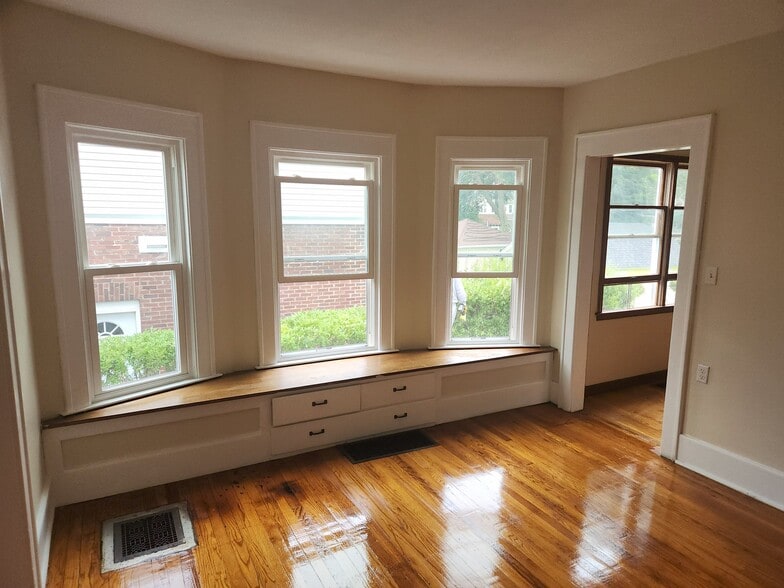 Building Photo - 169 Shotwell Park