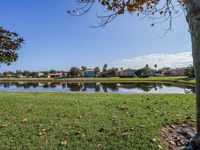 Building Photo - 5520 45th Ave