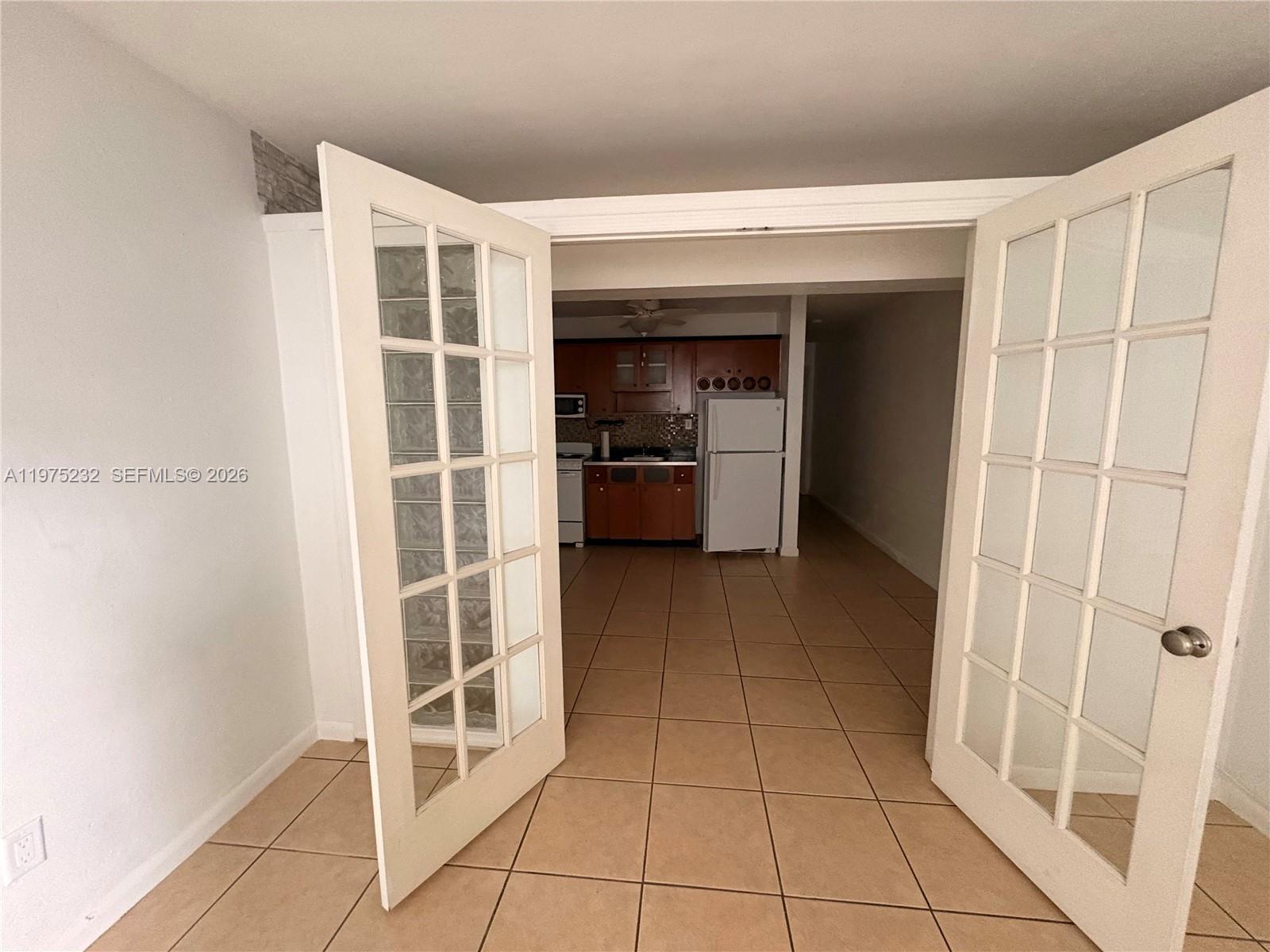 Building Photo - 318 Majorca Ave