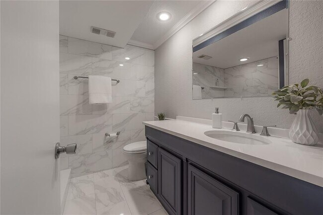 Building Photo - 4141 Bayshore Blvd