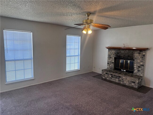 Building Photo - 1613 Bobby Lee Dr