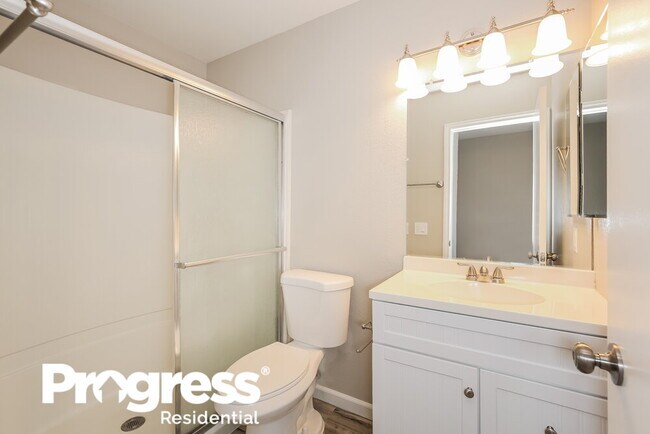 Building Photo - 5001 Chambliss Dr