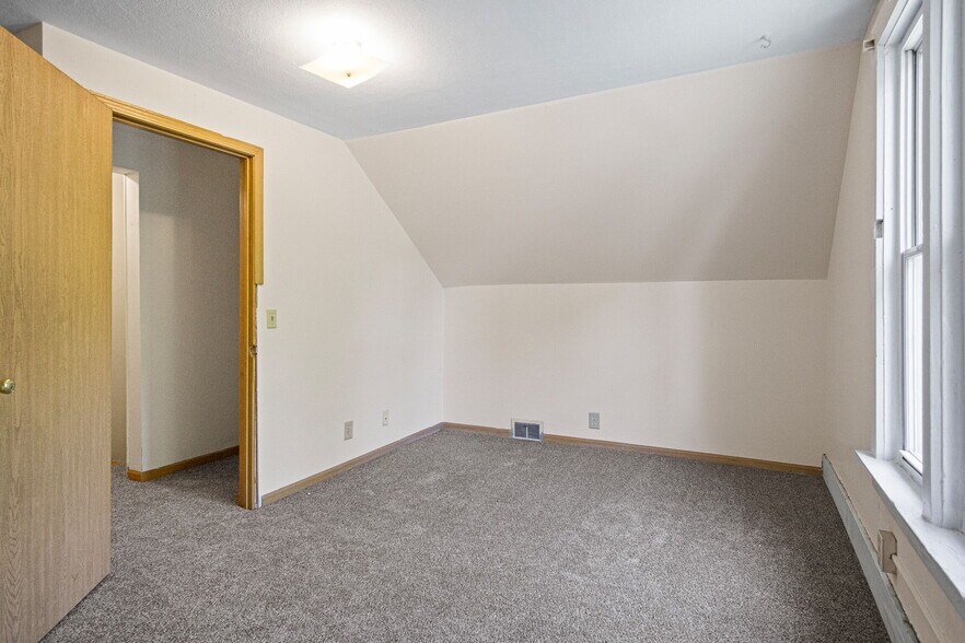 Building Photo - 1321 2nd St W