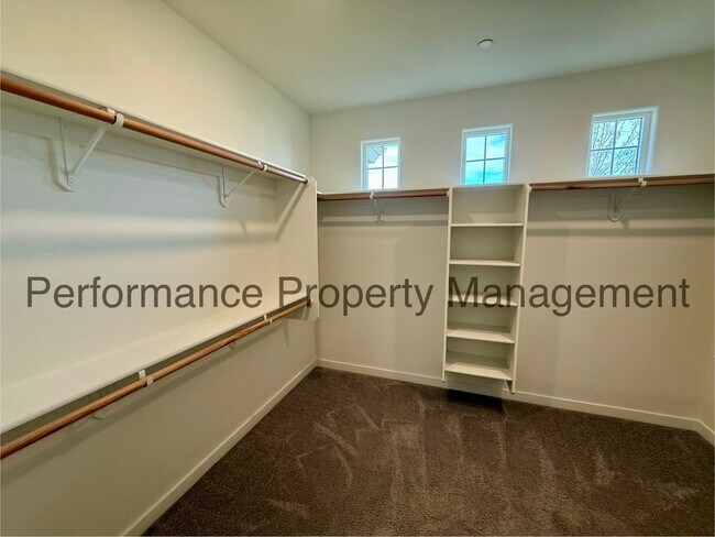 Building Photo - Stunning 4 Bed/3 Bath Belcourt Seven Oaks Home w/ $0 Deposit Option & More