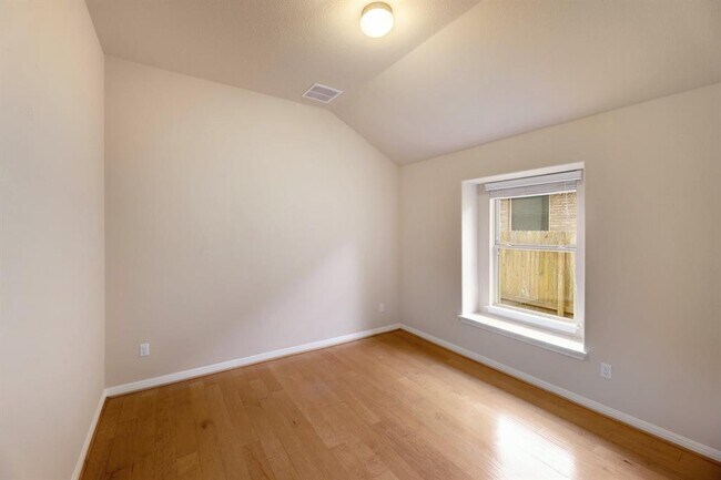 Building Photo - 125 David Duval Ct