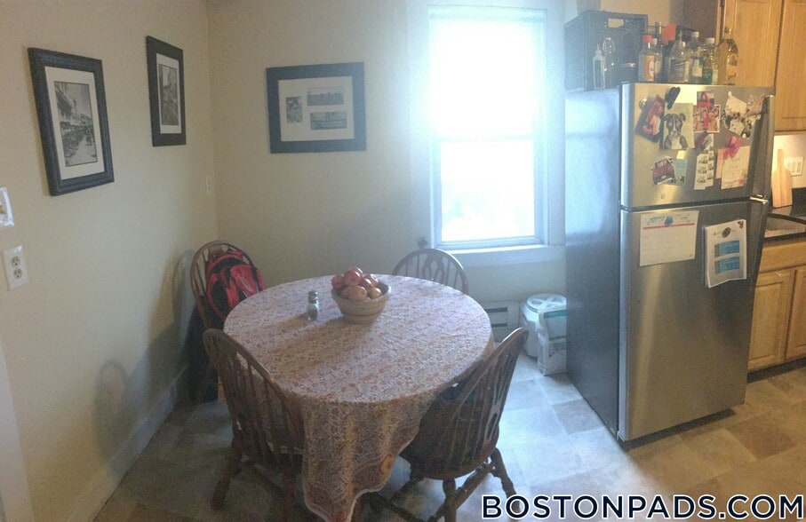 Building Photo - 506 E Broadway