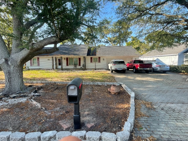 Building Photo - 9408 Octavia Ln