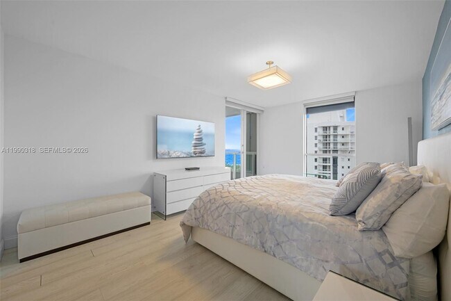 Building Photo - 21055 Yacht Club Dr