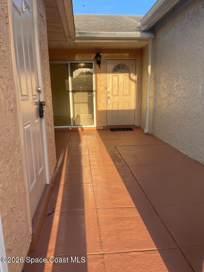 Building Photo - 1495 Malibu Cir NE