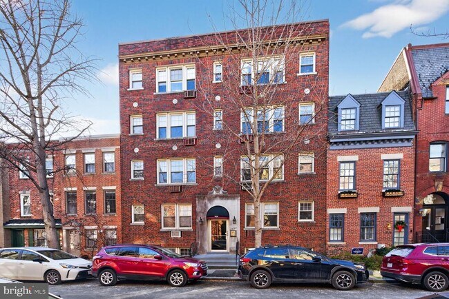 Building Photo - 1820 Swann St NW