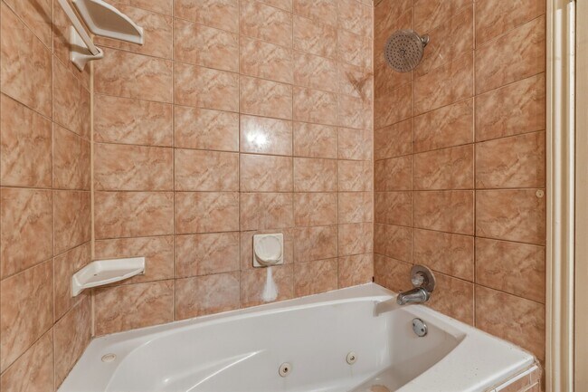 Building Photo - 5211 Court Rd