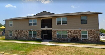 Building Photo - 1501 Newland Dr