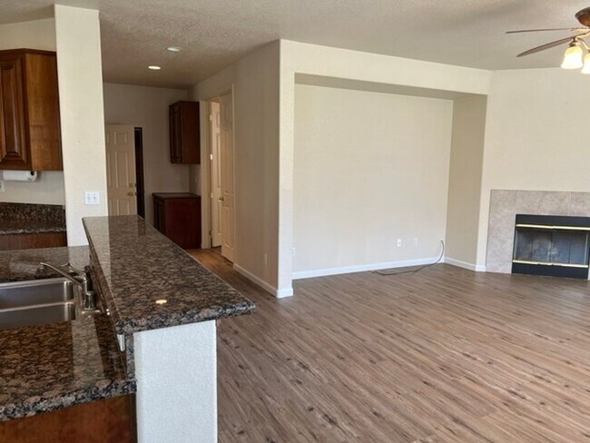 Building Photo - 2912 Medinah Way