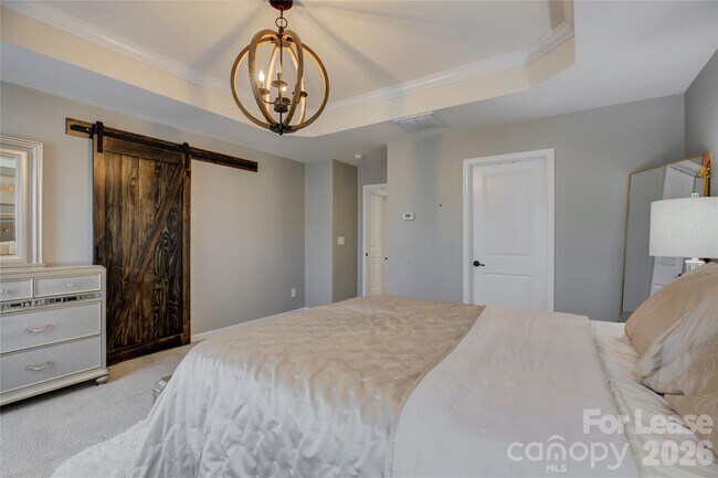 Building Photo - 1731 Evergreen Dr