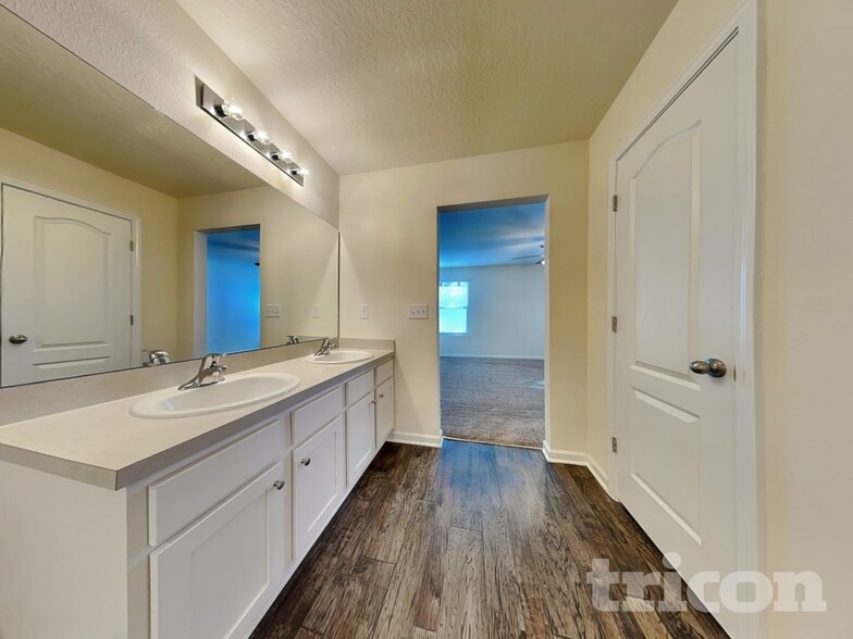 Building Photo - 8430 Cape Fox Dr