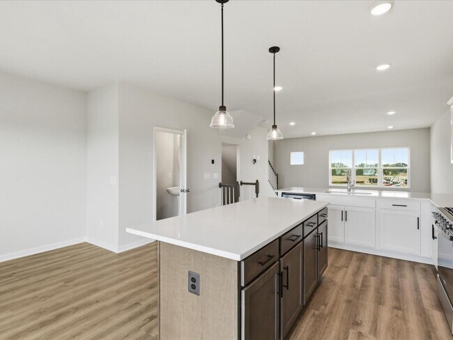 Building Photo - 124 SWANSONG Pl