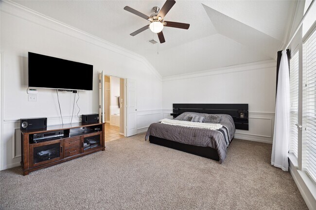 Building Photo - 25619 Oakridge Forest Ln