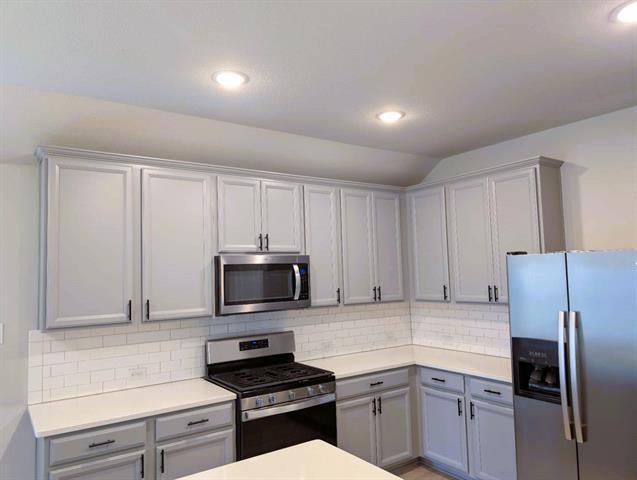 Building Photo - 3004 Teak Dr