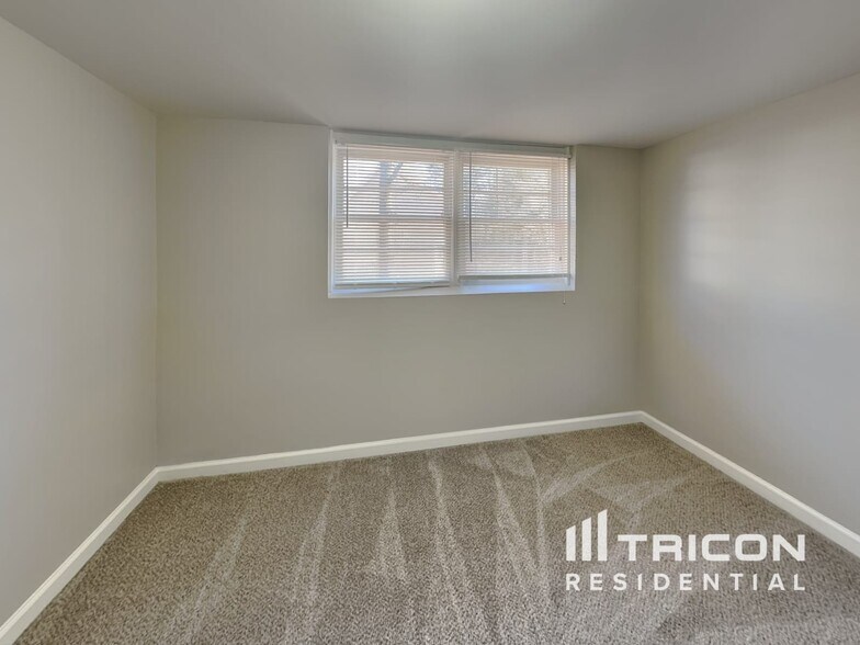 Building Photo - 4930 Sugar Creek Dr