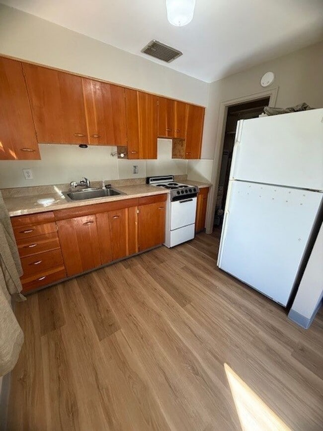 Building Photo - Malbec 4-Plex