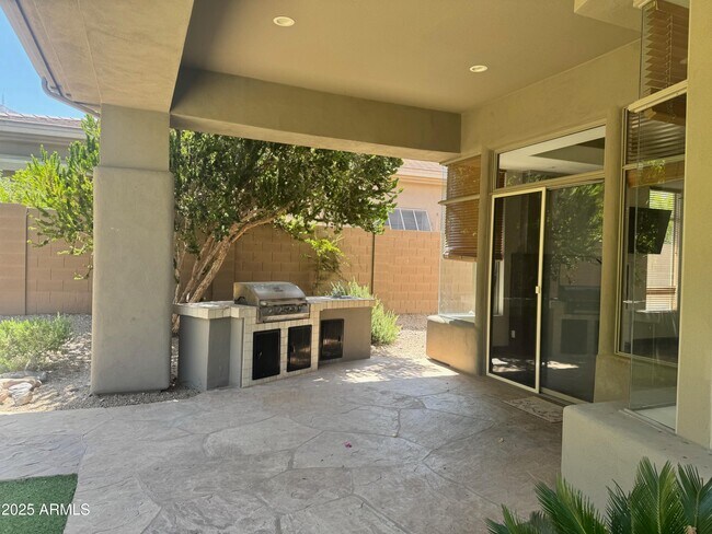 Building Photo - 11088 E Acacia Dr