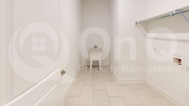 Building Photo - 8813 Creekhollow Ct