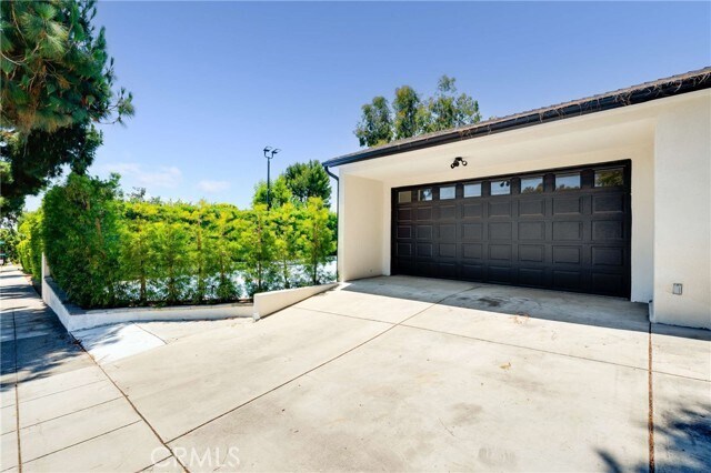 Building Photo - 3890 Shadow Grove Rd