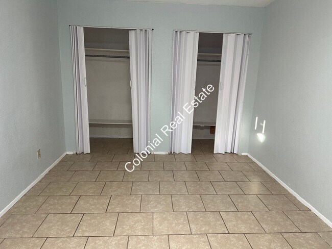 Building Photo - 205 E Tierra Blanca Rd