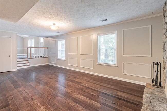 Building Photo - 495 Ansley Dr