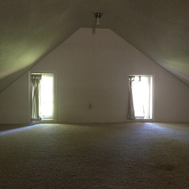 Building Photo - VERY NICE HOME IN EDGEMOOR SUBDIVISION